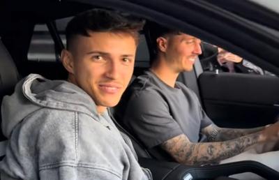 David Miculescu și-a făcut cadou de ziua lui un bolid de peste 100.000 de euro » Octavian Popescu l-a însoțit