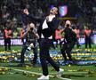 Chivu celebrând primul lui titlu ca antrenor cu Inter.