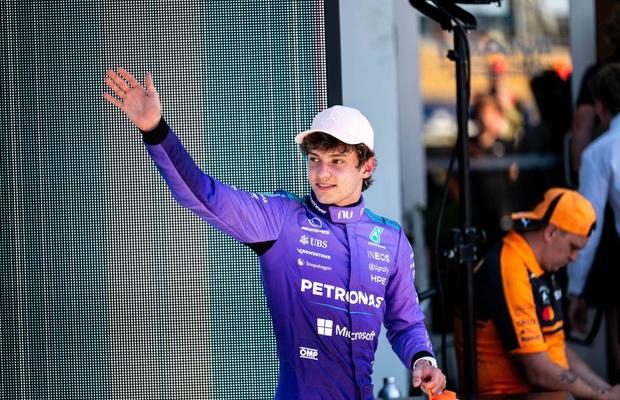 Kimi Antonelli, de neoprit, pentru a 3-a oară la rând în pole-position! Motivul pentru care Marele Premiu din Miami a fost mutat cu 3 ore mai devreme