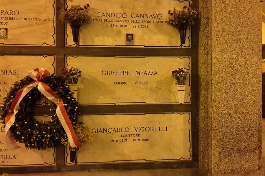 Imagini din Cimitirul Monumentale din Milano. Foto: GSP „Rispetto e silenzio” » Derby-ul din Milano care s-a mutat în piatră: Meazza, la doi metri de Kilpin