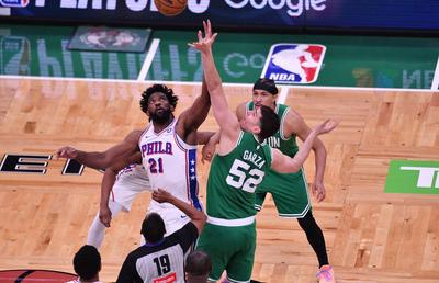 După 44 de ani, Philadelphia 76ers a învins-o pe Boston Celtics într-o serie de playoff! Joel Embiid și Tyrese Maxey, prestații grozave în celebra TD Garden