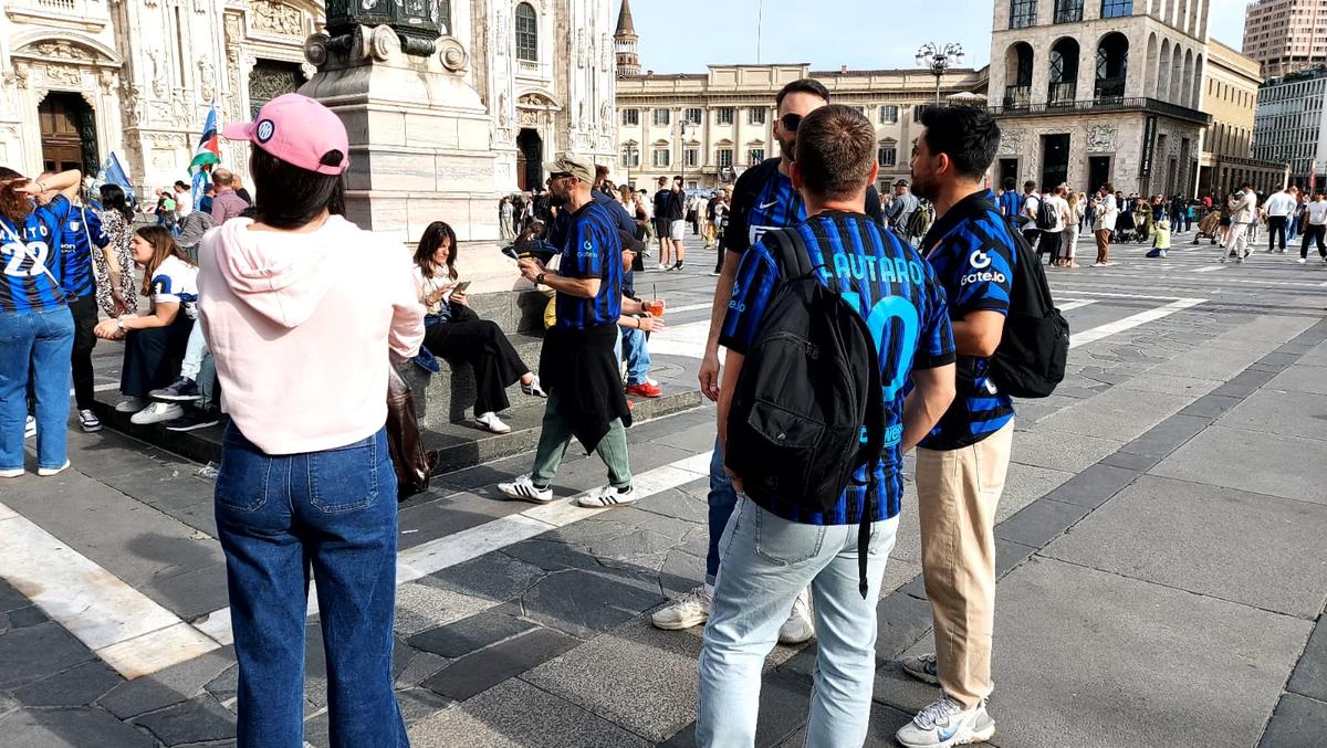 Fanii lui Inter au ieșit în Piața Domului să sărbătorească titlul
