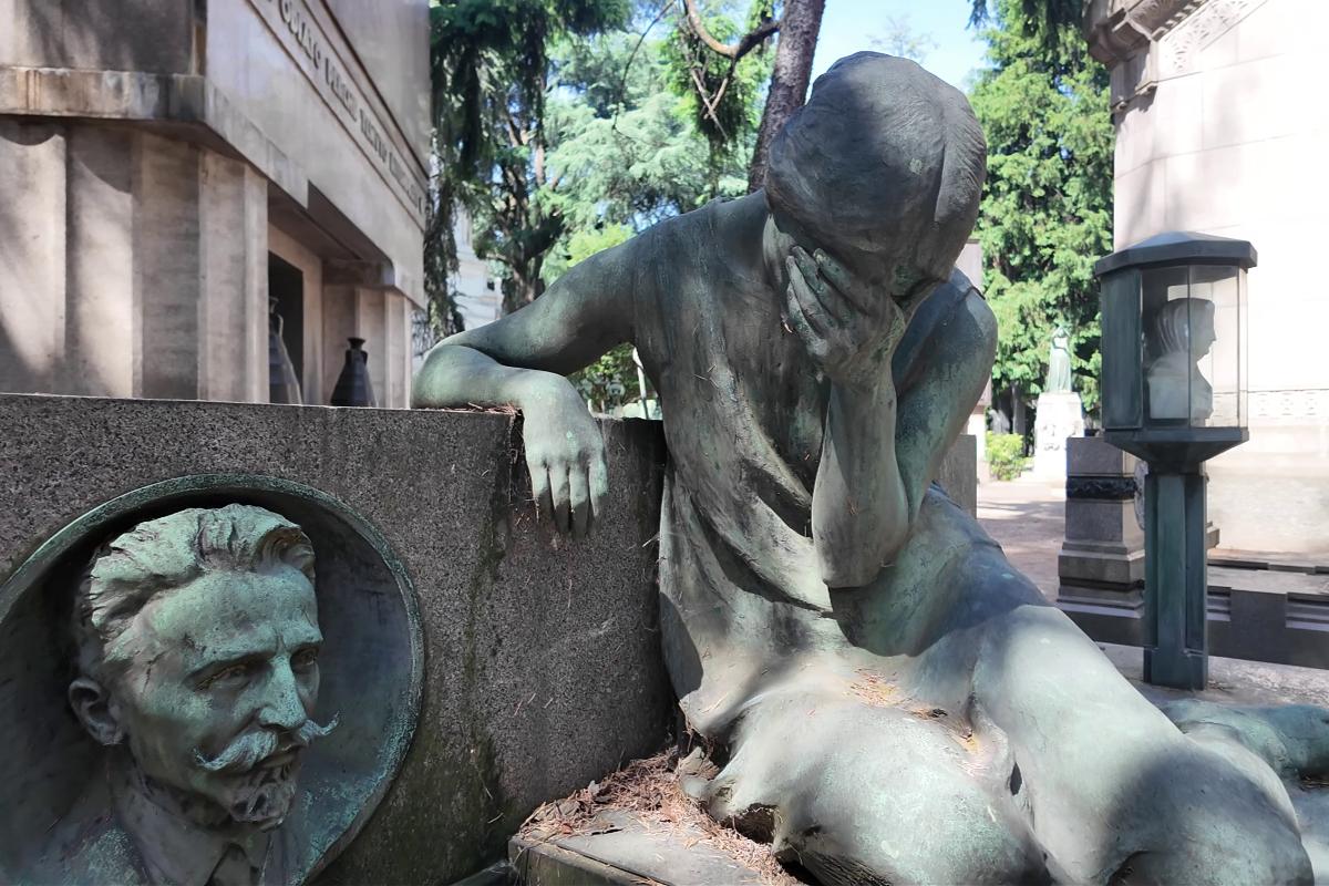 Cimitirul Monumentale. Derby-ul din Milano care s-a mutat în piatră: Meazza, lângă Kilpin