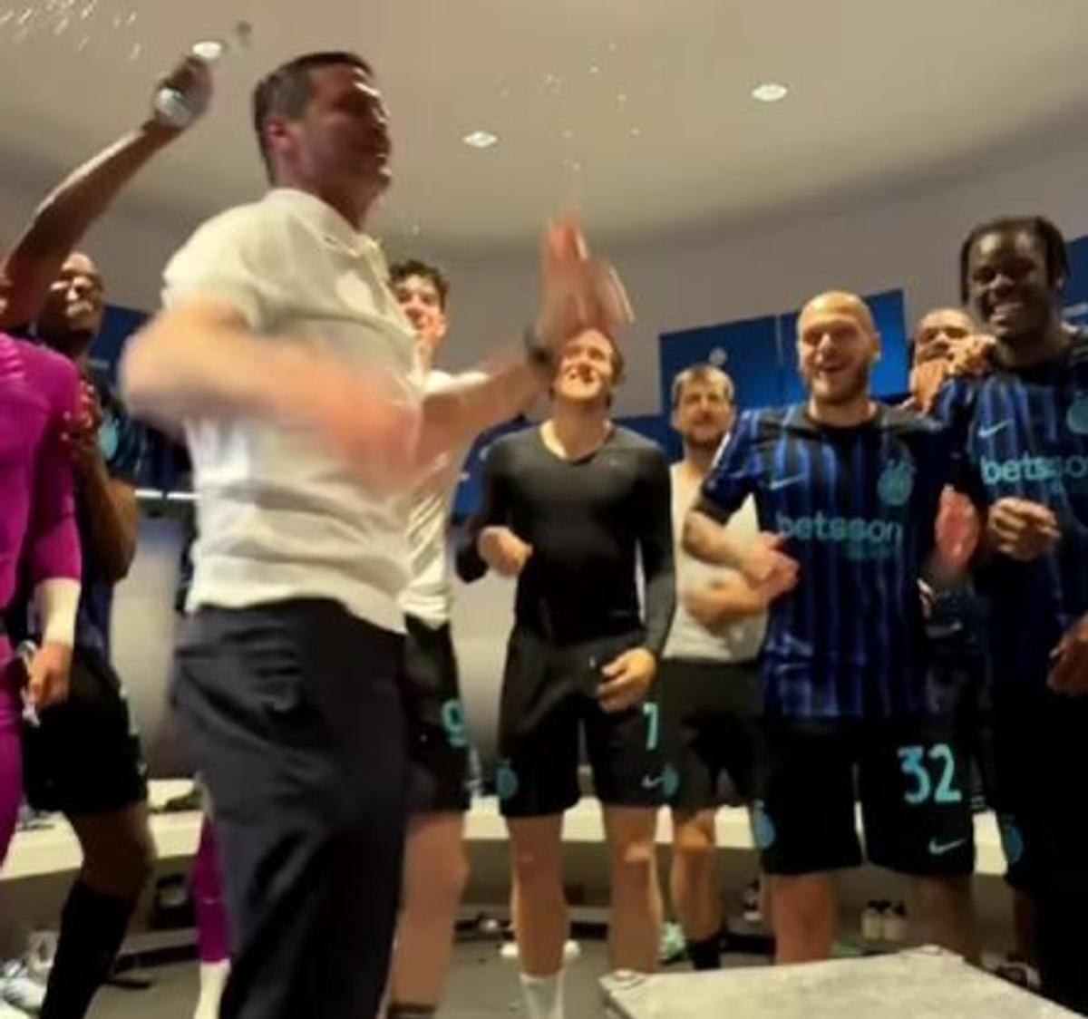 Unde a „dispărut” Cristi Chivu imediat după ce a luat titlul: „Am câteva vicii, îmi cer scuze pentru asta!”