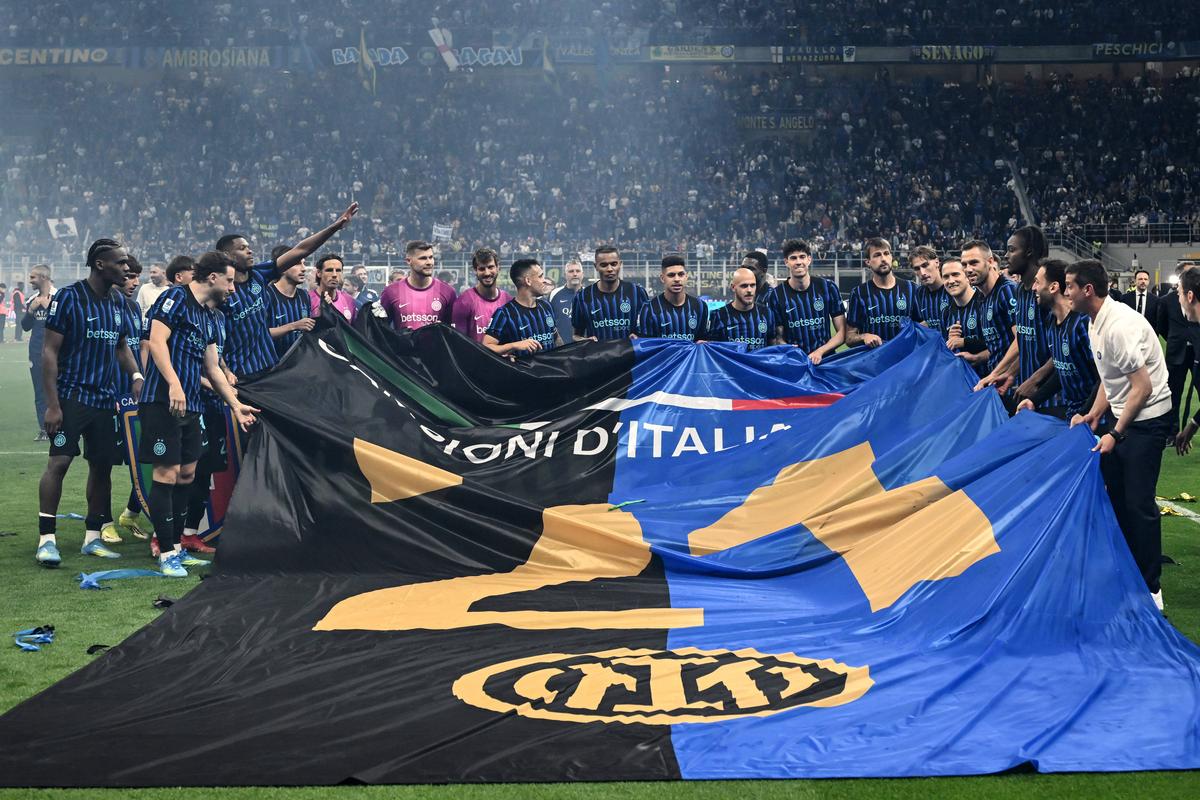 Inter sărbătorește primul titlu cu Cristi Chivu pe bancă