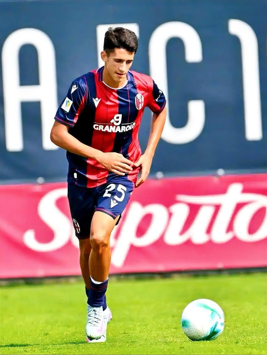 Andrei Toroc, mijlocașul central de la Bologna Primavera Cum se trăiește un meci de Primavera la Milano » Mijlocașul român, coleg în echipă cu fiul patronului, a „răpus-o” pe Inter U20