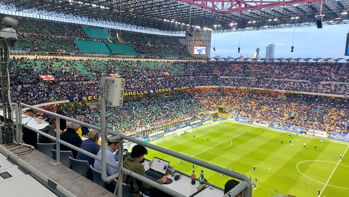 Fanii lui Inter au ieșit în Piața Domului să sărbătorească titlul