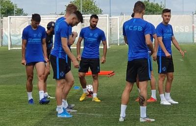 Veste bună pentru FCSB! Bogdan Vintilă s-a trezit cu doi jucători noi la antrenamente