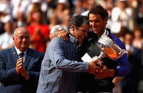 Toni Nadal și Rafael Nadal în 2017 la Roland Garros FOTO Guliver/GettyImages