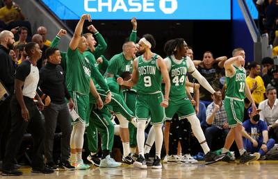 Boston lovește prima! Celtics câștigă meciul 1 al finalei NBA cu Golden State Warriors, după o revenire explozivă în sfertul 4