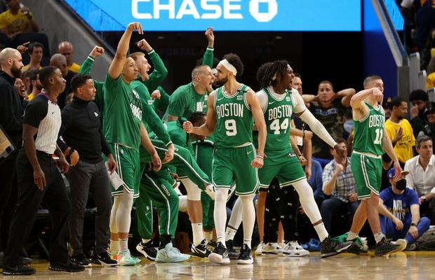 Boston lovește prima! Celtics câștigă meciul 1 al finalei NBA cu Golden State Warriors, după o revenire explozivă în sfertul 4