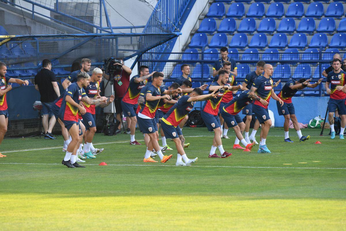 Antrenamentul lui Edi Iordănescu de la Podgorica, supravegheat de Răzvan Burleanu