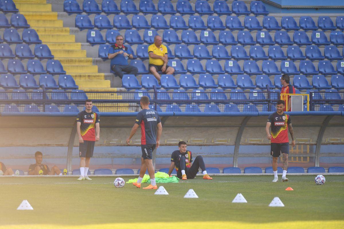 Antrenamentul lui Edi Iordănescu de la Podgorica, supravegheat de Răzvan Burleanu