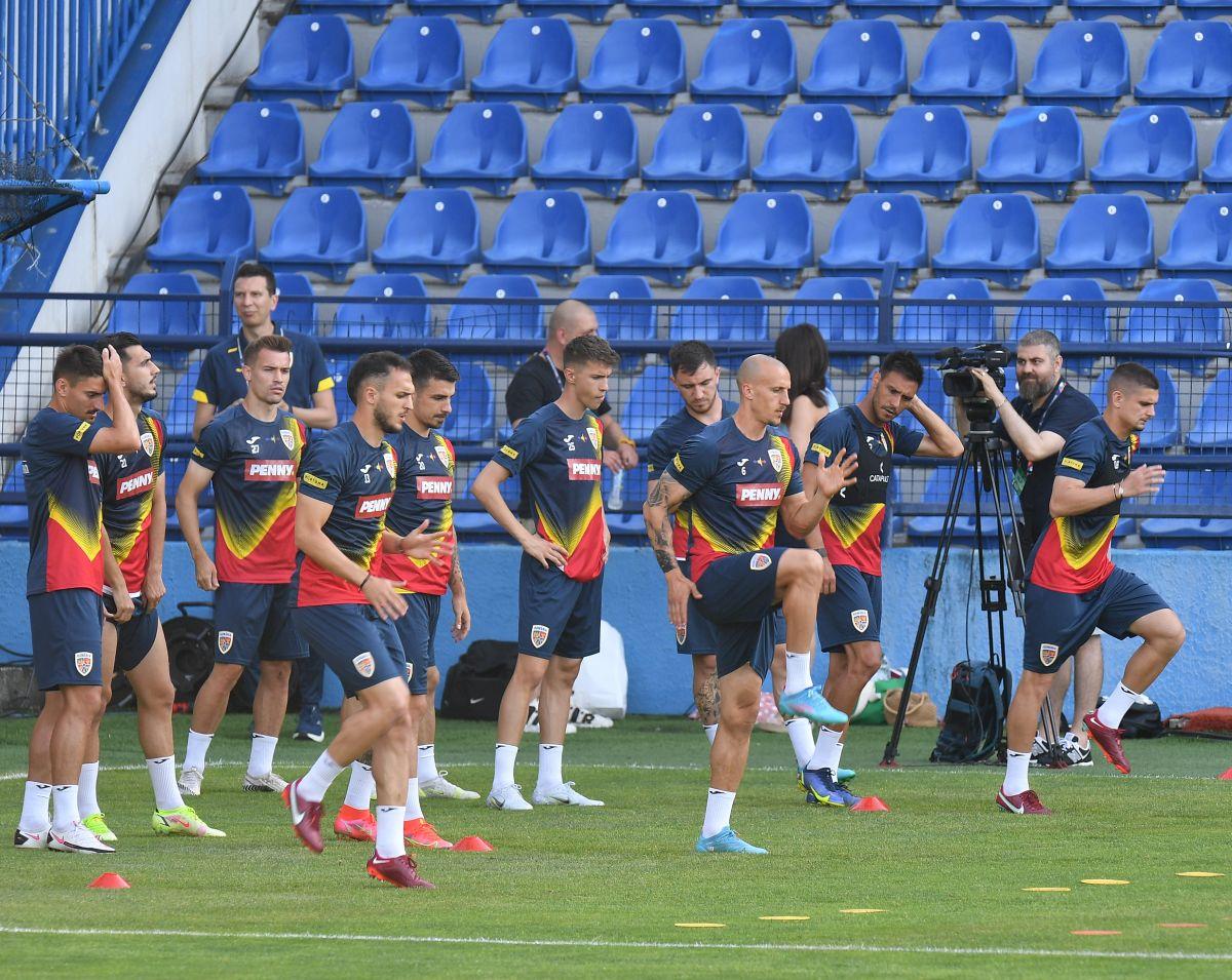 Antrenamentul lui Edi Iordănescu de la Podgorica, supravegheat de Răzvan Burleanu