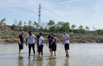 Giganții de U-BT Cluj Napoca » Cum au sărbătorit baschetbaliștii titlul cucerit în finala cu Voluntari