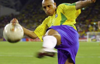 Se împlinesc 25 de ani de la golul fabulos marcat din lovitură liberă de Roberto Carlos
