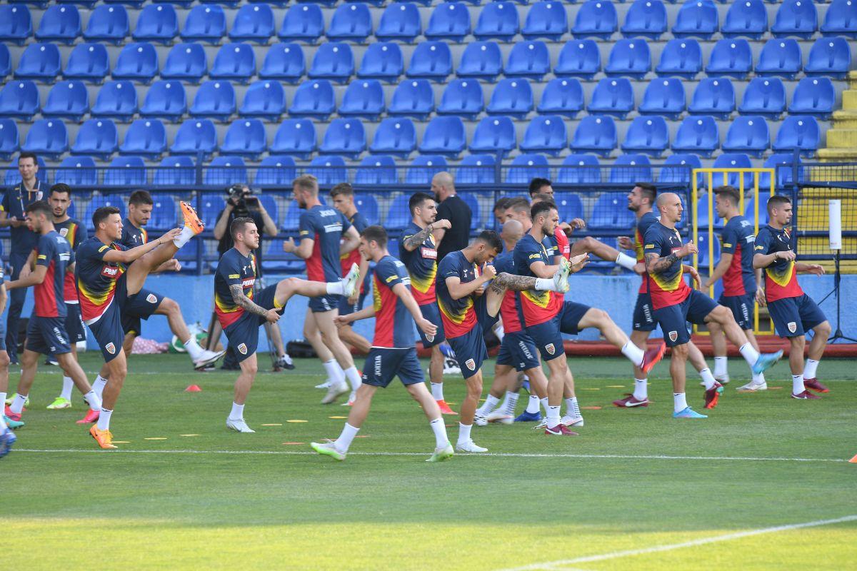 Antrenamentul lui Edi Iordănescu de la Podgorica, supravegheat de Răzvan Burleanu