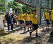 Jucătorii naționalei României s-au relaxat înainte de meciul cu Muntenegru » Moment amuzant în parc