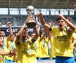 După ce a câștigat prima ediție a Ligii de Tineret, CS Universitatea Craiova U18 a cucerit, astăzi, și Supercupa de Tineret, după ce a învins-o pe FCSB U18, scor 2-1, pe stadionul Ghencea.
Foto: FRF