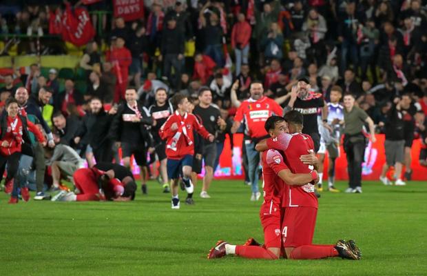 Dinamo, înapoi în Superliga! „Câinii” promovează după un baraj de infarct cu FC Argeș: 13 goluri în două meciuri