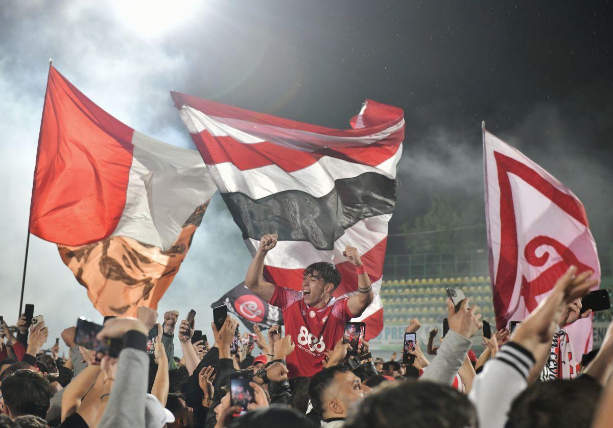 Dinamo, înapoi în Superliga! „Câinii” promovează după un baraj de infarct cu FC Argeș: 13 goluri în două meciuri