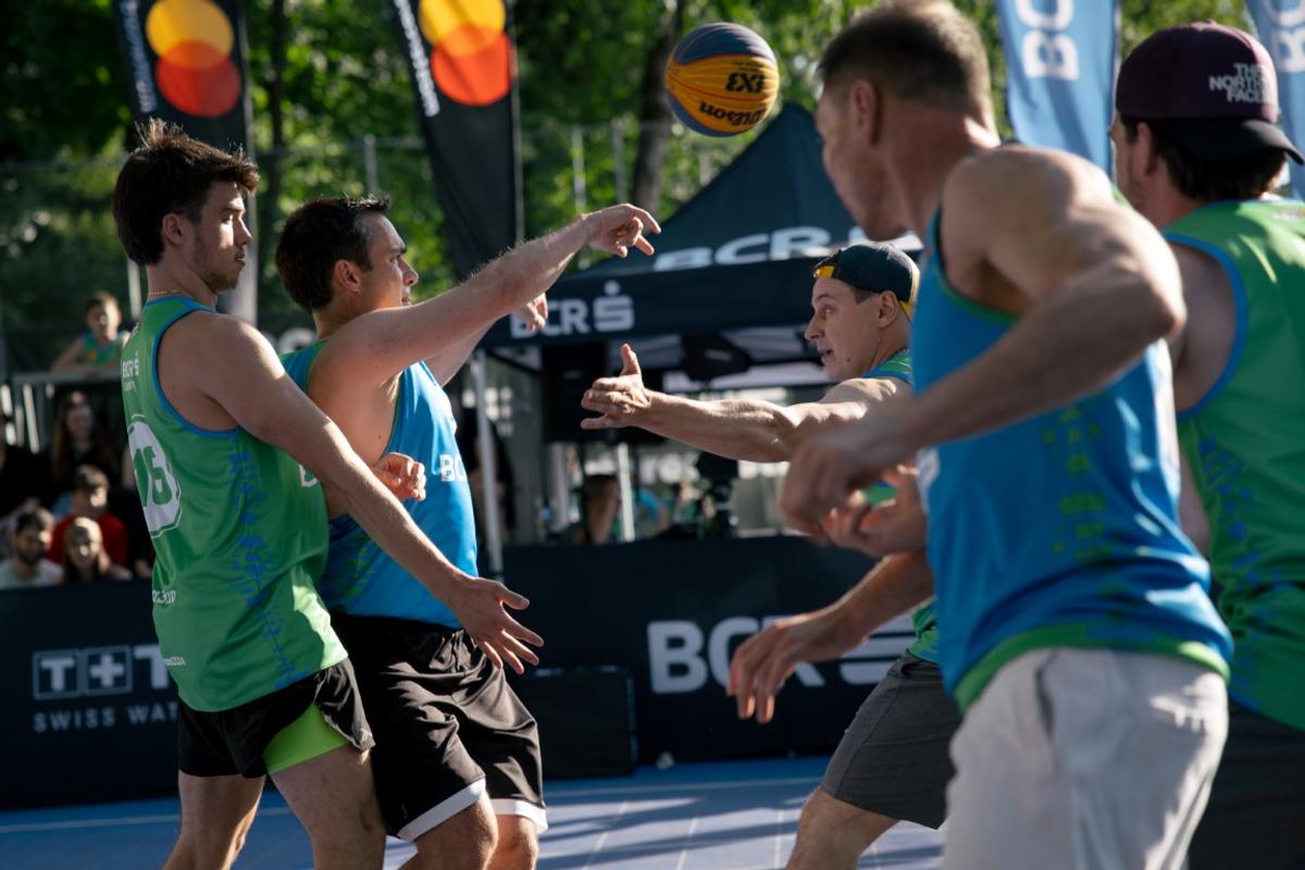 Au „invadat” Tâmpa! A fost spectacol sub panou la Sport Arena Streetball Brașov