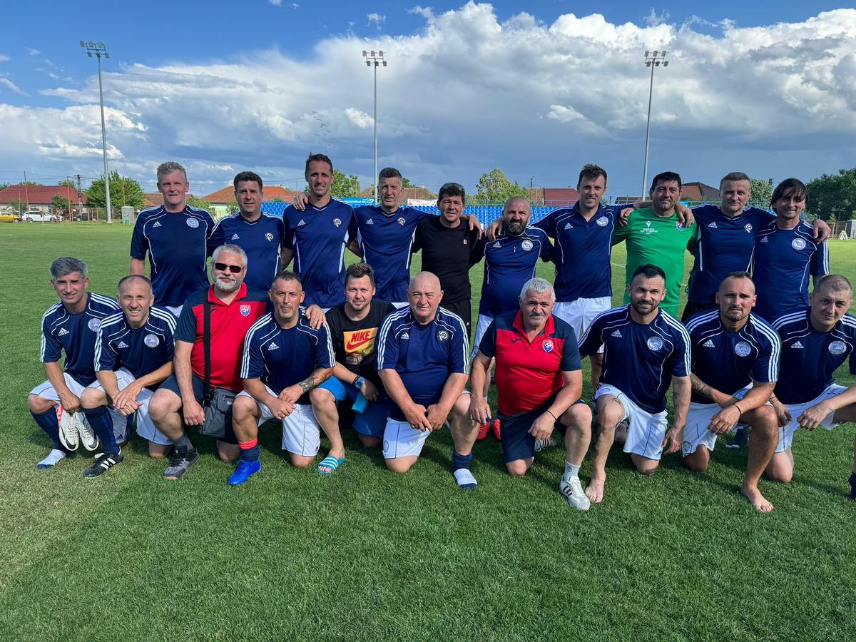 Turneu Internațional de Old Boys la Arad » Nume mari, gustări și răcoritoare: „Povestea merge mai departe”