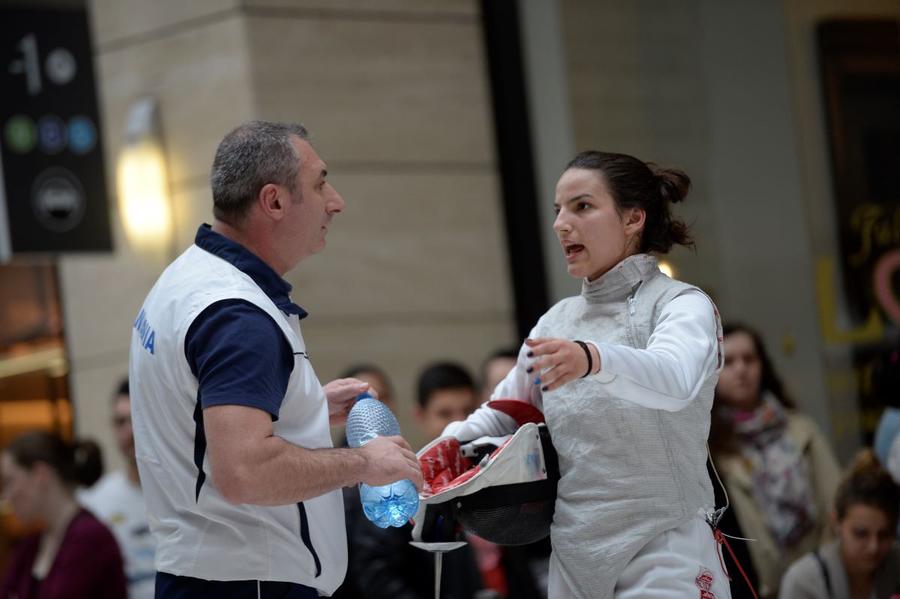 Maria Boldor și antrenorul Petre Ducu Foto: Gazeta Sporturilor „Am fost amenințată cu bătaia, ABUZATĂ și DOPATĂ fără să știu!” » O medaliată la Mondiale face acuzații ȘOCANTE pentru GSP: „Am fost idioată, sunt cel mai curat sportiv din România”