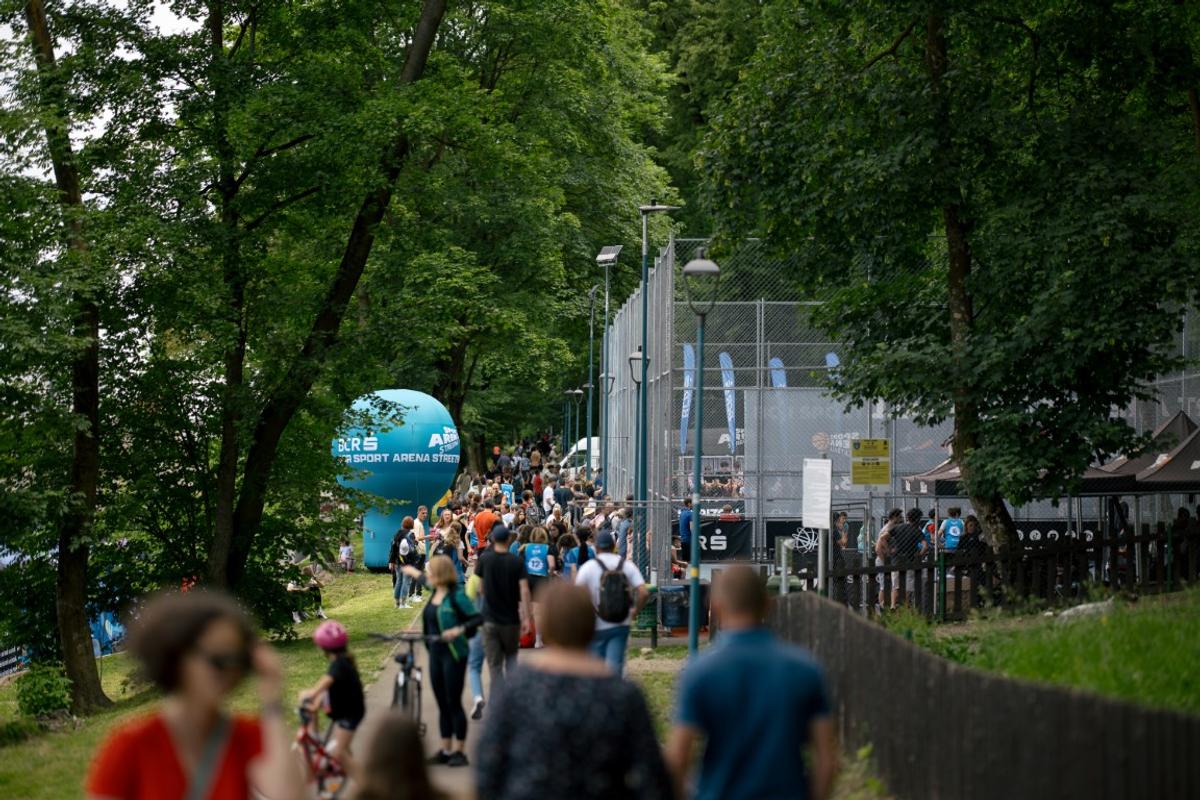 Au „invadat” Tâmpa! A fost spectacol sub panou la Sport Arena Streetball Brașov