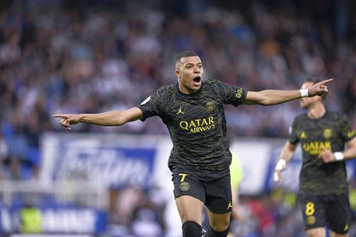 Kylian Mbappe (25 de ani), starul care tocmai a fost prezentat oficial de Real Madrid, va îmbrăca în primă fază tricoul cu numărul #9.