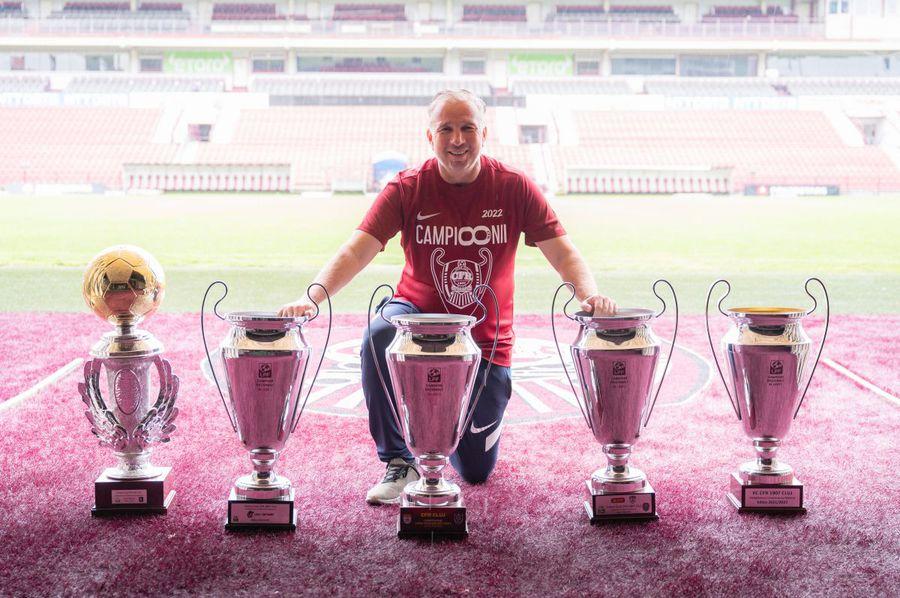Dan Petrescu și trofeele cucerite cu CFR Cluj Analiză tăioasă a celui care se declară „stelist din 1947”: „Coman, capricios! Păcat de Olaru că se complace căzând tot timpul”