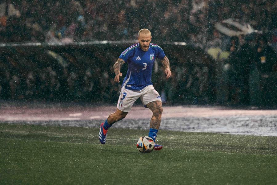 adidas reunește vedetele fotbalului – Lionel Messi, Jude Bellingham & Florian Wirtz – într-o nouă campanie ce subliniază toate posibilitățile de succes ce apar atunci când presiunea negativă este depășită