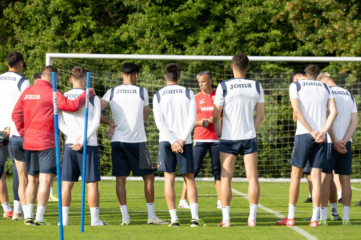 Toată lumea s-a oprit pentru a-l aplauda! Faza zilei în cantonamentul naționalei U21, Pancu e în transă + new-entry la antrenamentul de azi
