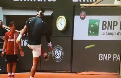 Scandal la Roland Garros! Novak Djokovic a fost descalificat de la US Open pentru un incident similar, lui Lorenzo Musetti i s-a trecut cu vederea