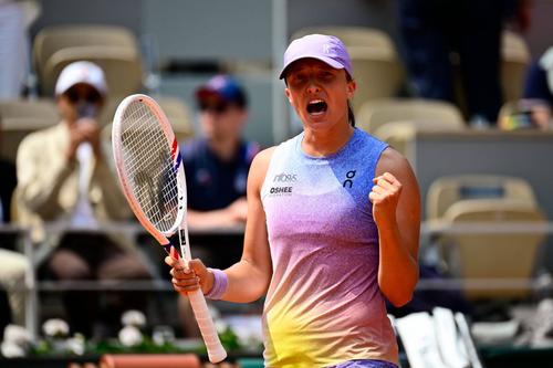 Iga Swiatek se va duela cu Aryna Sabalenka în semifinale la Roland Garros. Foto: Imago