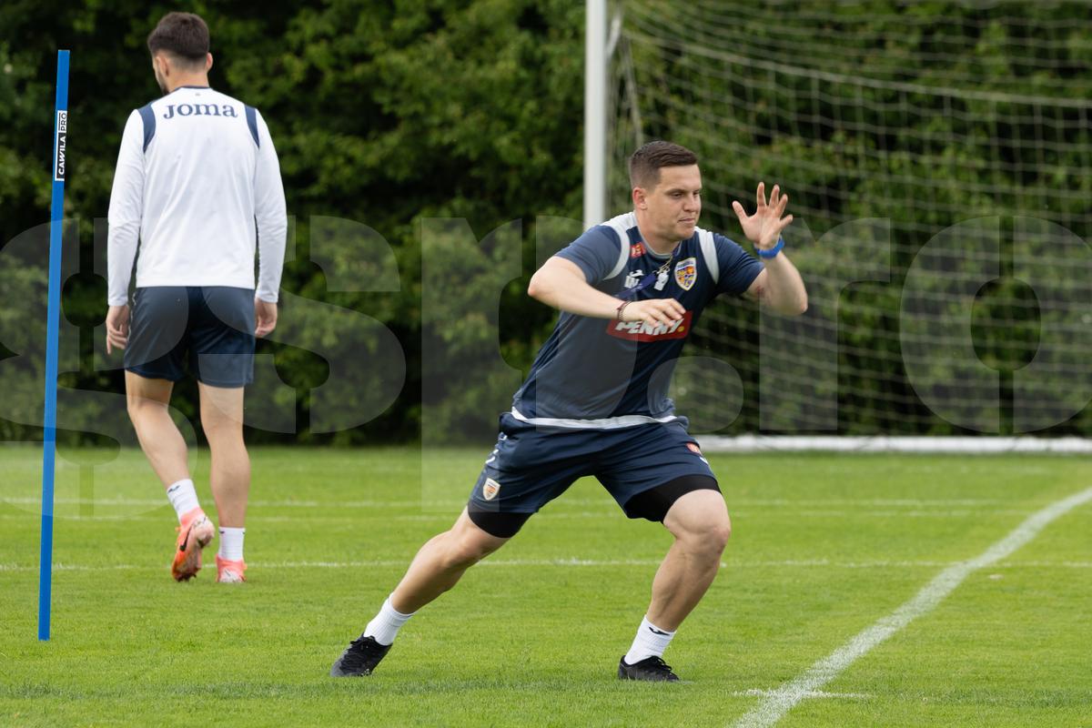 Toată lumea s-a oprit pentru a-l aplauda! Faza zilei în cantonamentul naționalei U21, Pancu e în transă + new-entry la antrenamentul de azi