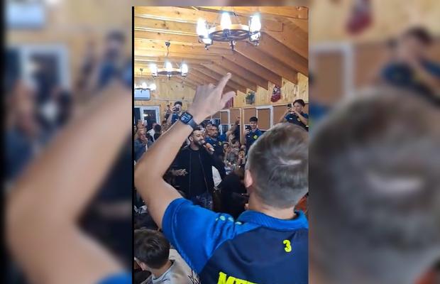 Noul antrenor al Farului, dedicații de la lăutari: „Eu de iau locul oricui / Iau locul Regelui”