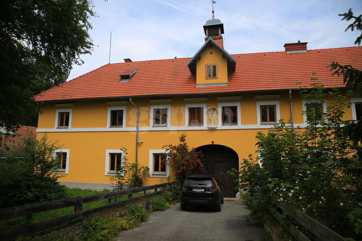 Cum arată casa lui Călin Georgescu din Austria » Orașul bizar unde a locuit fostul candidat la prezidențiale, vizitat de GSP! Imagini spectaculoase
