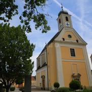 Biserica din Günselsdorf, aflată la câţiva metri de clădirea unde Cristela Georgescu a avut cabinet FOTO: Ionuţ Iordache (GSP)