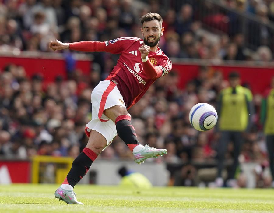 Bruno Fernandes, evoluând pentru Manchester United. Foto: Imago Ce clauza secretă are Bruno Fernandes » Suma cu care căpitanul lui Manchester United ar putea fi luat în vară!