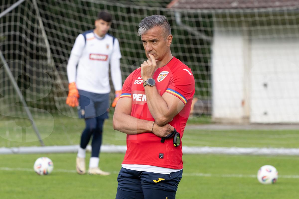 Toată lumea s-a oprit pentru a-l aplauda! Faza zilei în cantonamentul naționalei U21, Pancu e în transă + new-entry la antrenamentul de azi