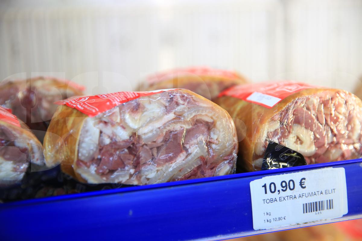„Am simțit potențial pe piața austriacă” » Business-ul 100% românesc descoperit în Graz: patron-microbist, politică la tejghea și produse tradiționale pe alese
