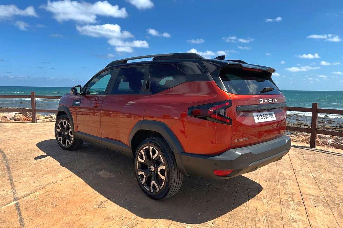 Englezii de la The Telegraph au făcut recenzia noului model Dacia: „Șuncă, ou și cartofi prăjiți”