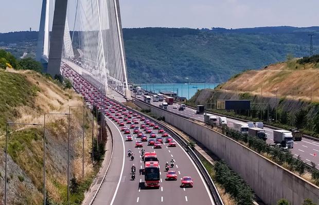 Au blocat un pod întreg » Naționala Turciei a avut parte de o plecare spectaculoasă la Campionatul Mondial