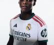 Real Madrid și-a prezentat noul echipament » Detaliul interesant de pe tricou