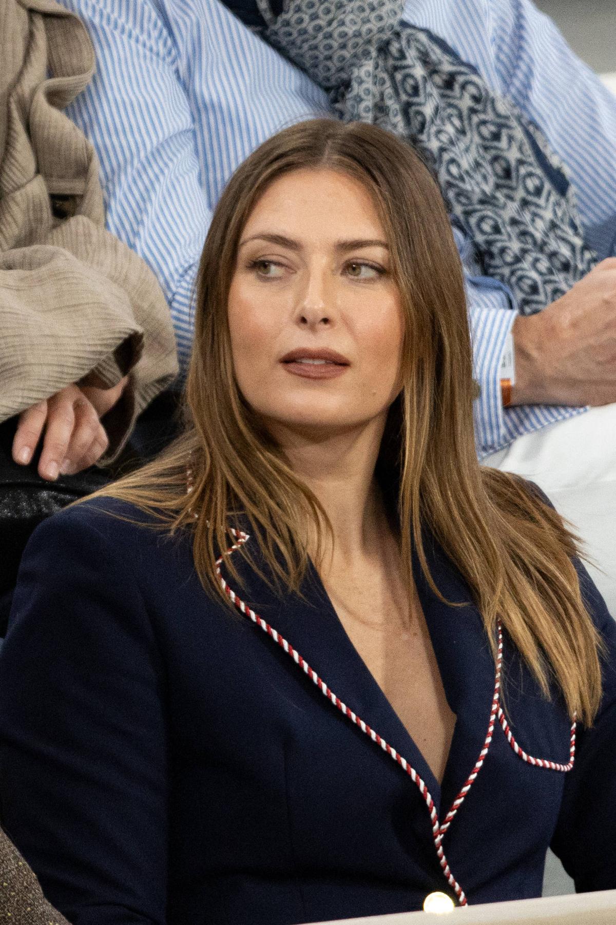 Maria Sharapova a apărut pe neașteptate la Roland Garros și a provocat un delir total: „Turneul e mai frumos când este ea aici”