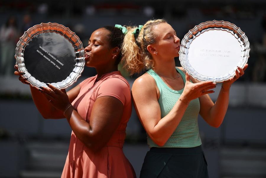 Taylor Townsend și Katerina Siniakova cu trofeele de la Madrid 2026 Foto: Guliver/GettyImages Cine este jucătoarea care a refuzat oferta Serenei de a juca alături de ea la revenirea în circuit a legendei americane: „Mi-a părut tare rău”