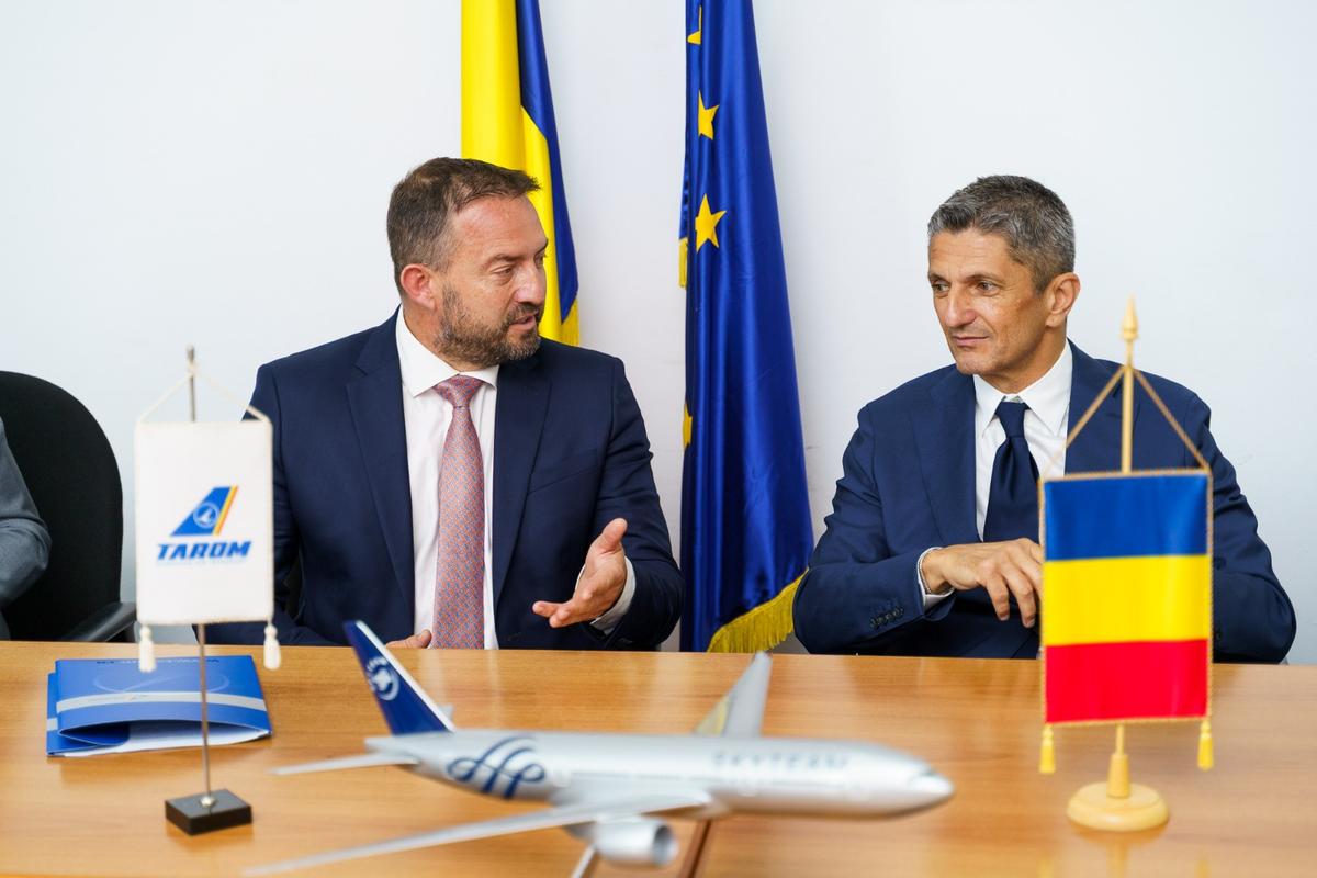 Un avion va purta numele lui Mircea Lucescu