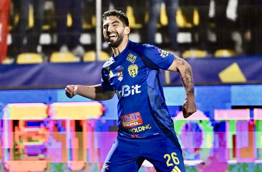 Renato Espinosa a ales Hunedoara