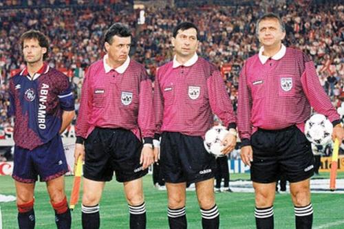 Grigorescu, dreapta, într-o brigadă condusă de Ion Crăciunescu